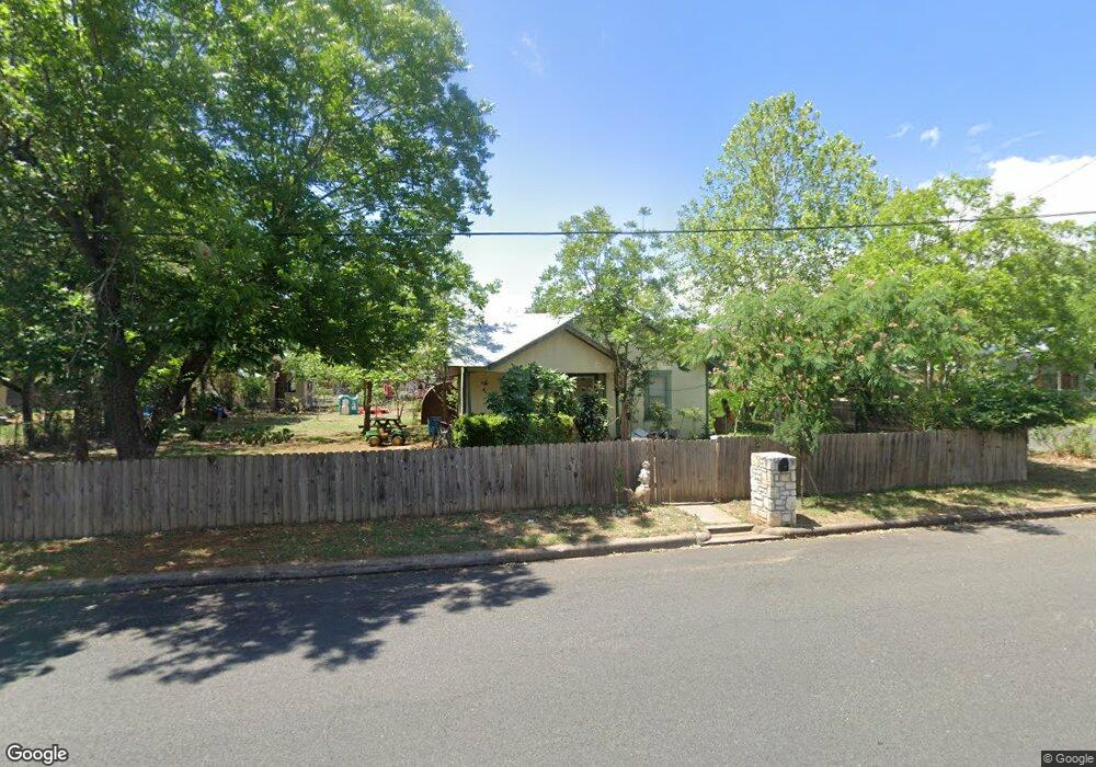 117 W Park St, Fredericksburg, TX 78624 - photo 1