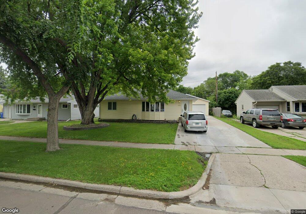 2001 9th St N, Fargo, ND 58102 - photo 1