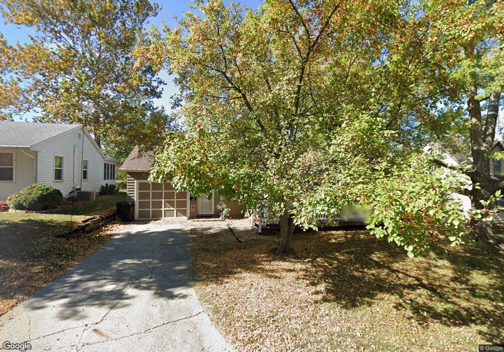 609 E 15th St S, Newton, IA 50208 - photo 1