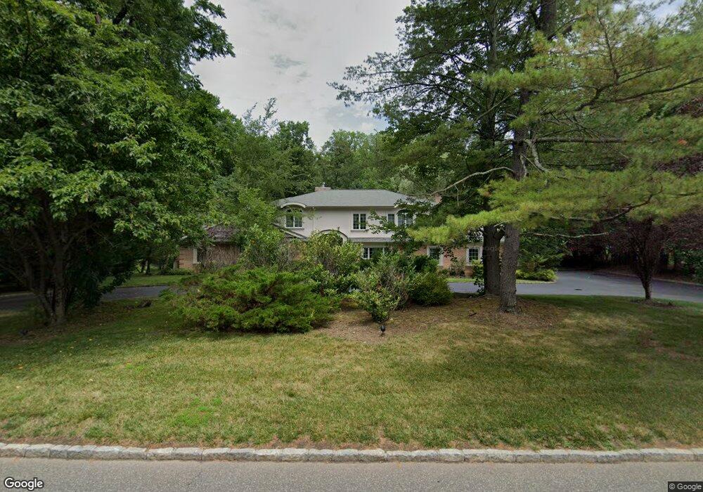 20 Grassfield Rd, Great Neck, NY 11024 - photo 1