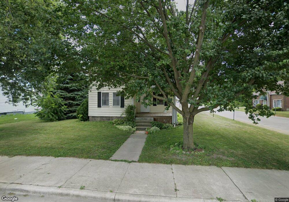 301 E Lincoln St, Nappanee, IN 46550 - photo 1