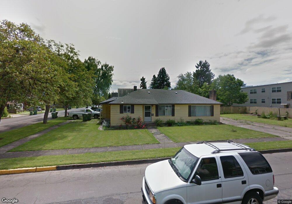 1214 E 4th St, Newberg, OR 97132 - photo 1