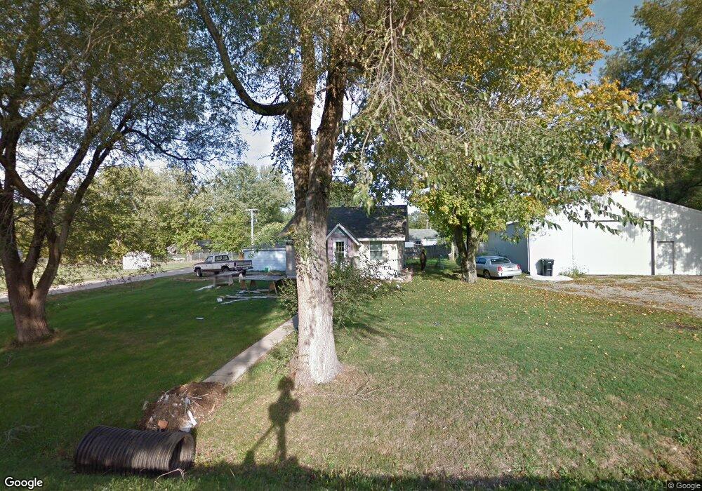 410 Hatch St, Newton, IA 50208 - photo 1