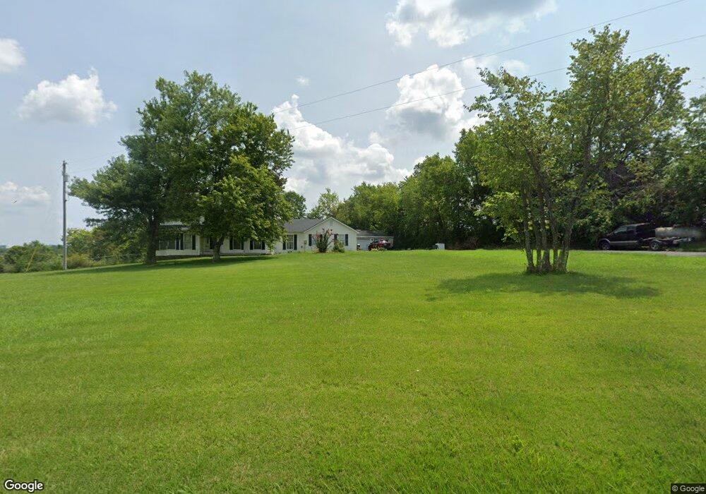 2027 Oakland Ln, Harrodsburg, KY 40330 - photo 1
