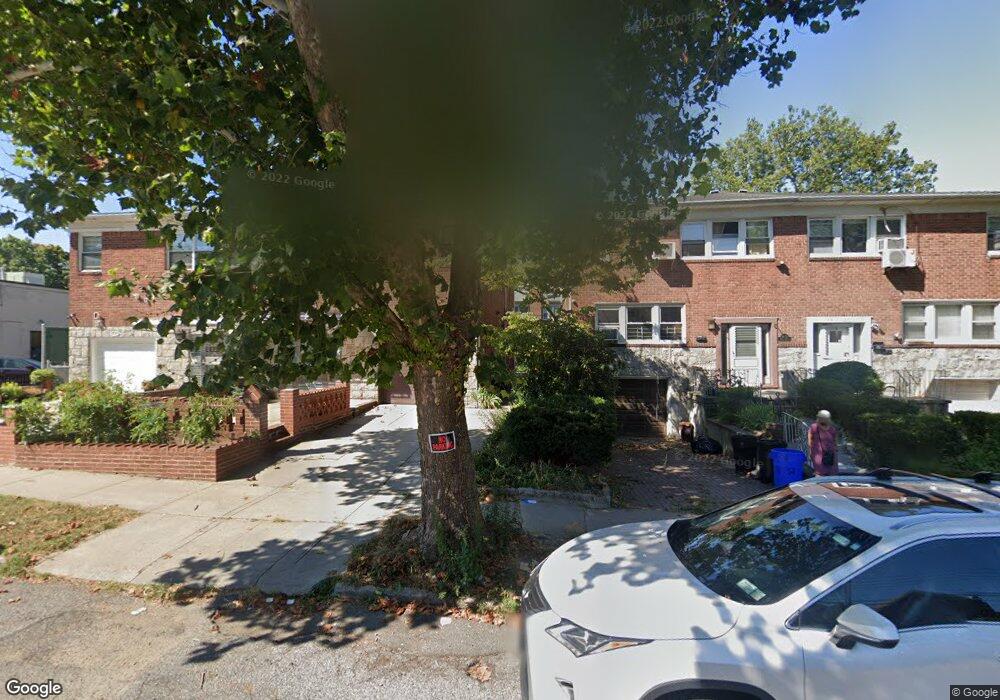 5822 183rd St, Fresh Meadows, NY 11365 - photo 1