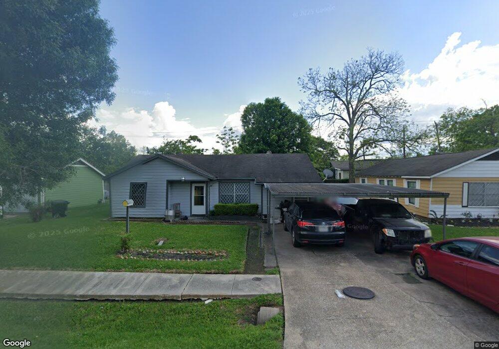 422 Barkley St, Houston, TX 77022 - photo 1