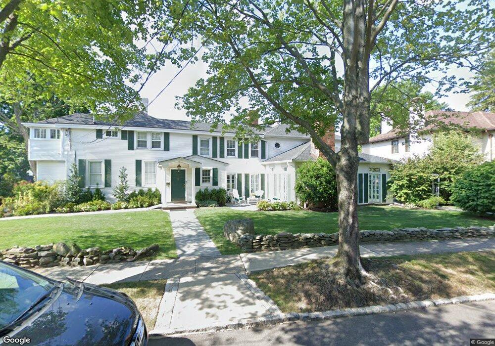 221 Arleigh Rd, Little Neck, NY 11363 - photo 1