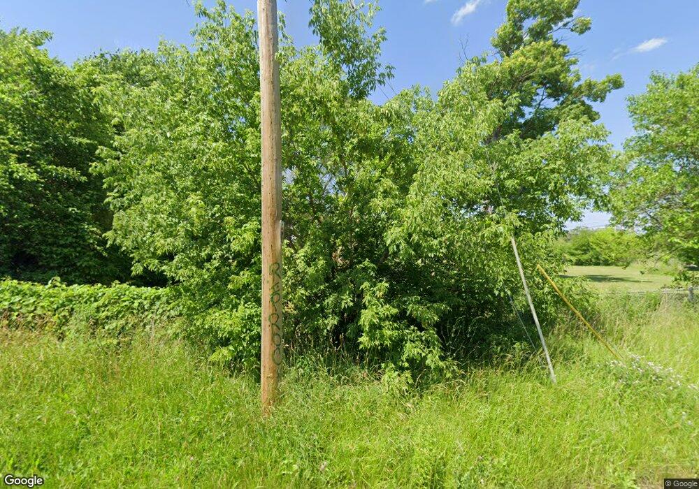 810 Ossington Ave, Flint, MI 48507 - photo 1