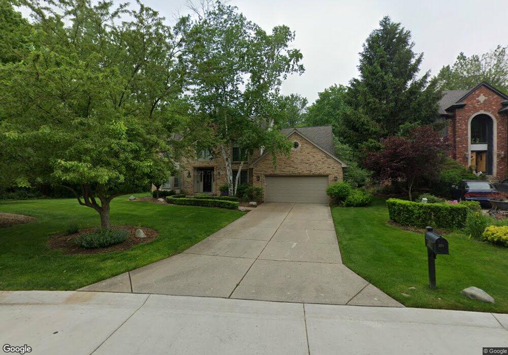 1579 Wakefield Dr, Rochester Hills, MI 48306 - photo 1