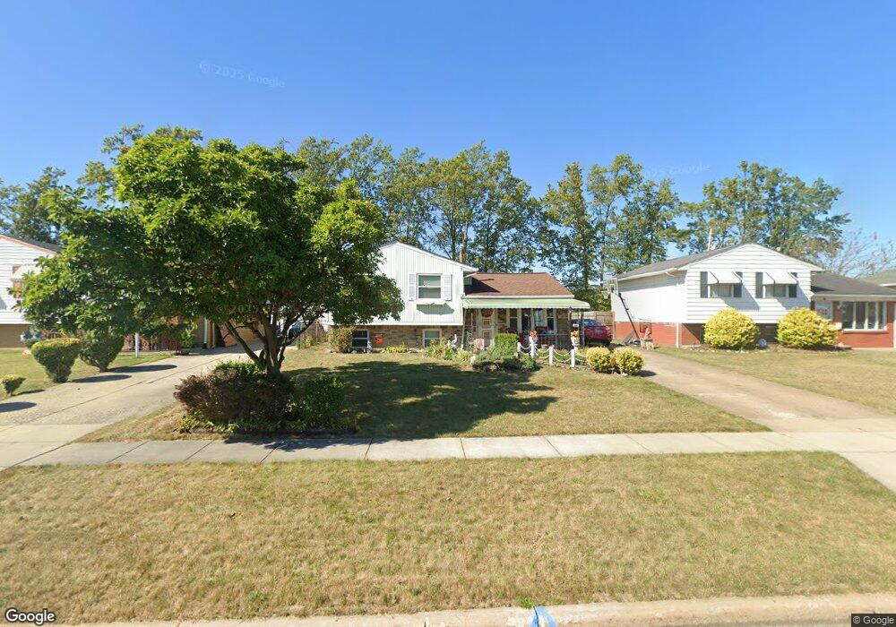 4424 Palm Ave, Lorain, OH 44055 - photo 1