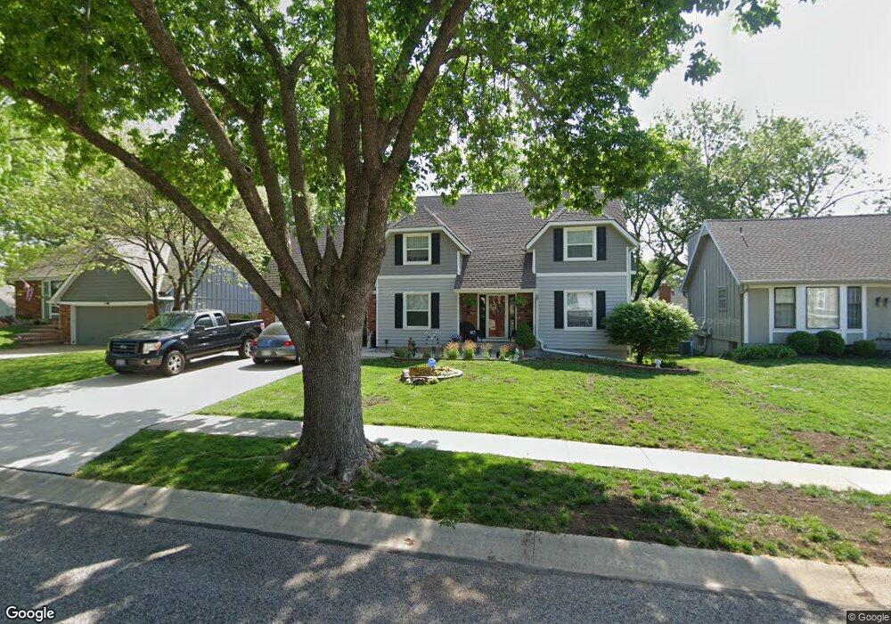 10217 Haskins St, Lenexa, KS 66215 - photo 1