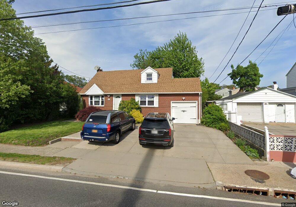 967B W Franklin Ave, Franklin Square, NY 11010 - photo 1