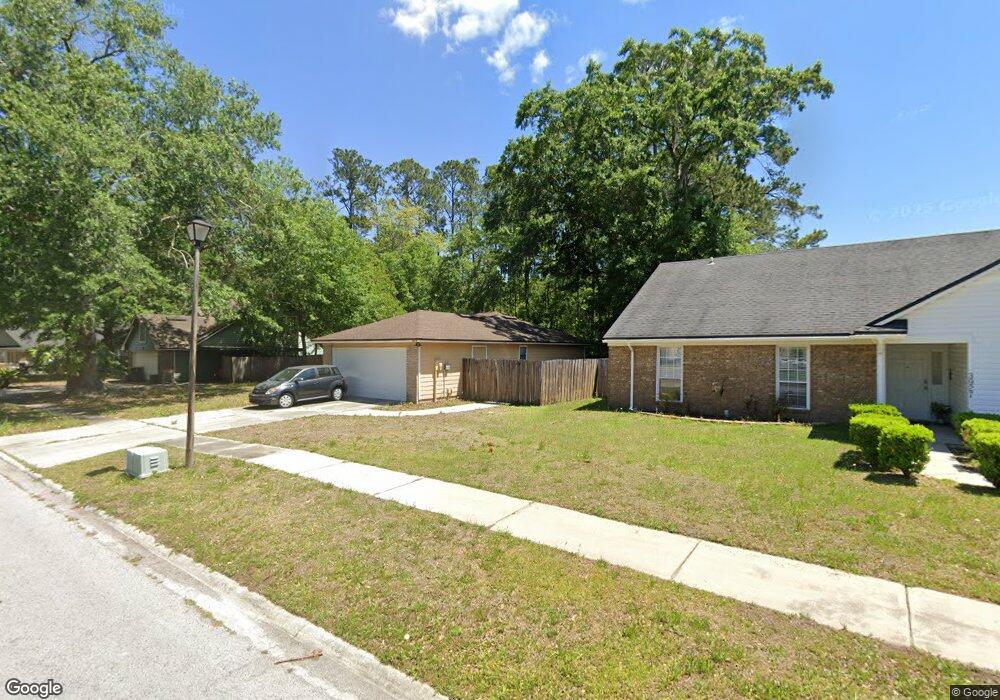 3919 Hunters Lake Cir E, Jacksonville, FL 32210 - photo 1