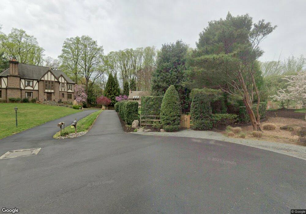 1120 Duchess Dr, McLean, VA 22102 - photo 1