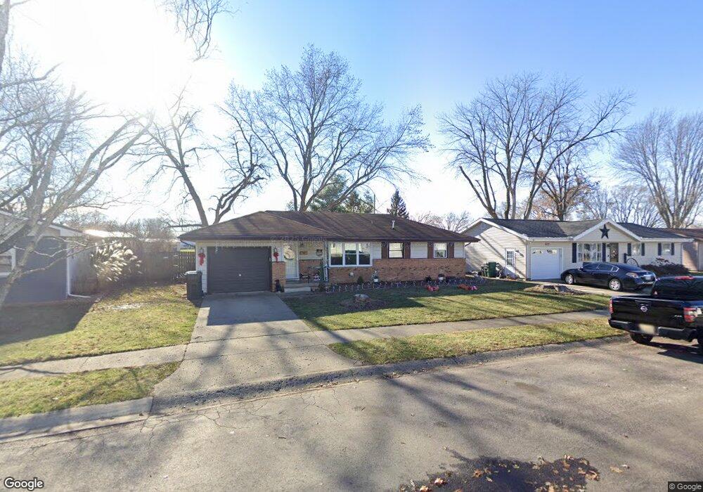 913 Oklahoma Ave, Mattoon, IL 61938 - photo 1