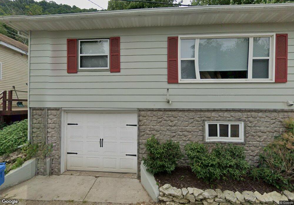 121 E Lake Blvd, Winona, MN 55987 - photo 1