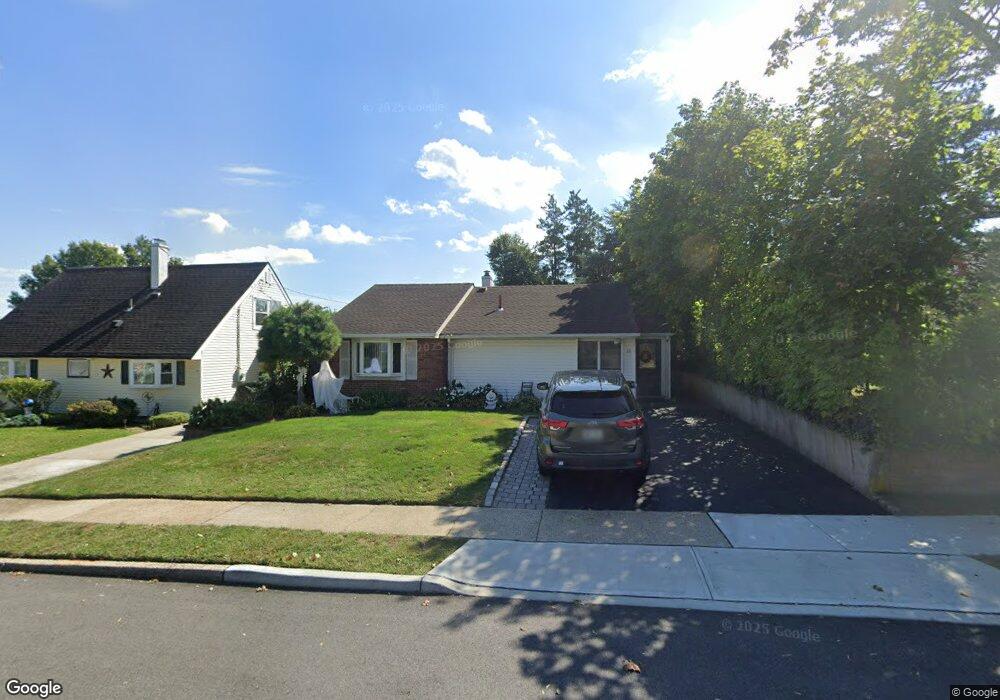 10 Southridge Dr, Glen Cove, NY 11542 - photo 1