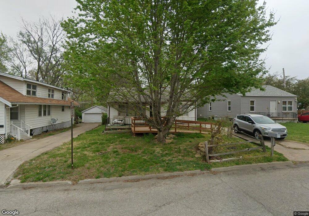932 SW Orleans St, Topeka, KS 66606 - photo 1