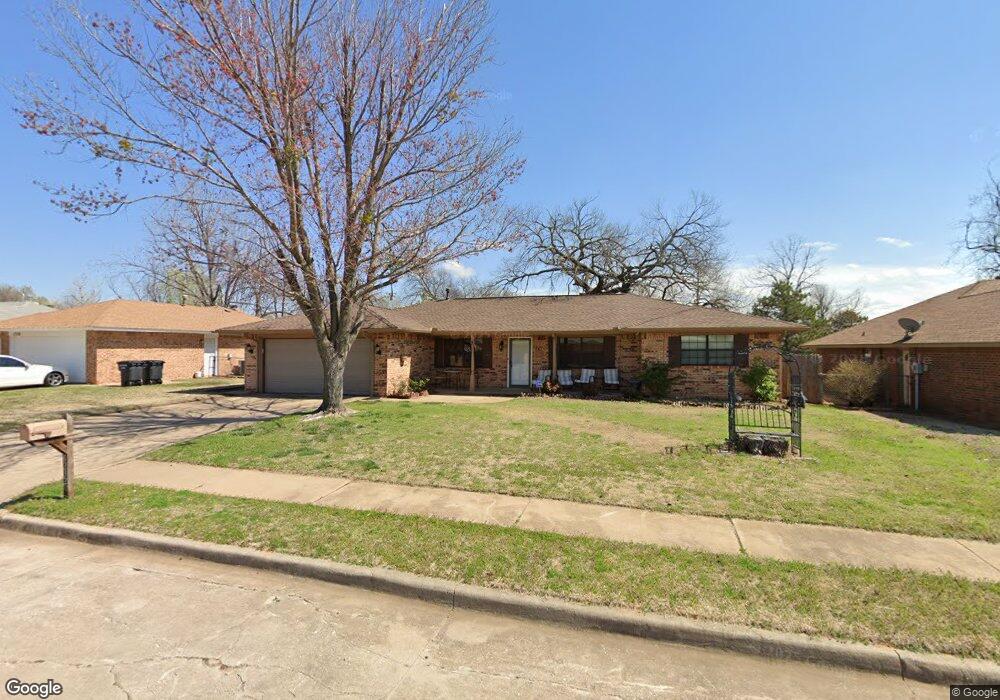 1232 Woodbine Cir, Moore, OK 73160 - photo 1