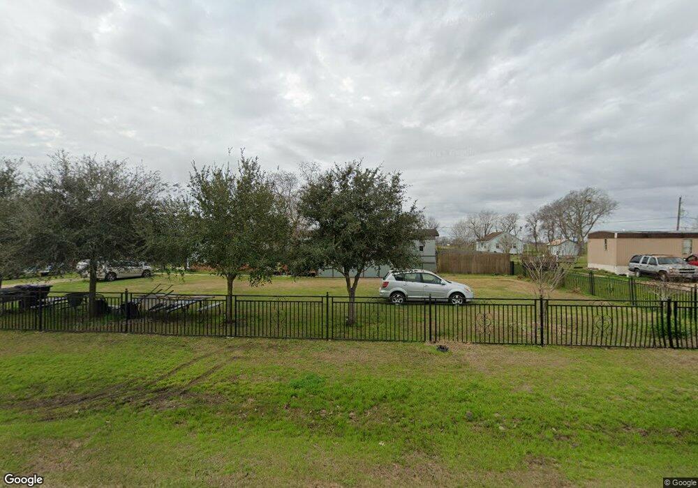 10502 Harry Dr, Needville, TX 77461 - photo 1
