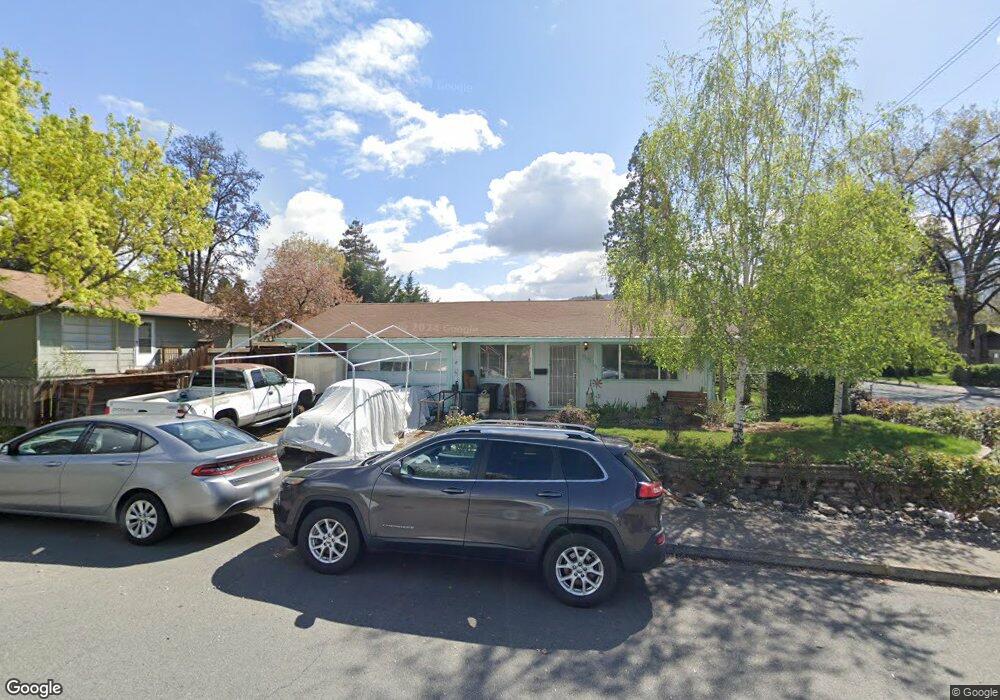 885 SE 10th St, Grants Pass, OR 97526 - photo 1