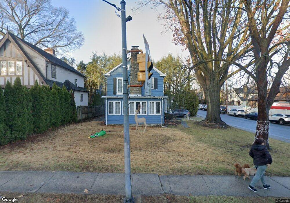 425 Bronxville Rd, Bronxville, NY 10708 - photo 1