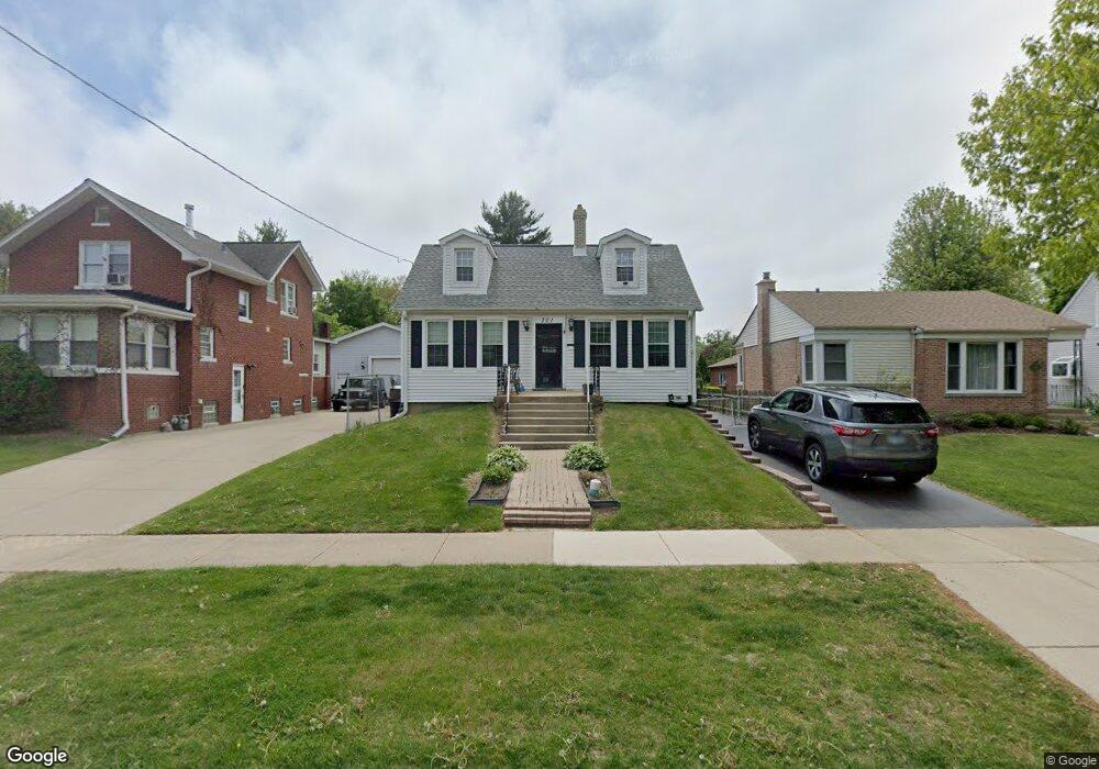 701 Greenview Ave, Des Plaines, IL 60016 - photo 1