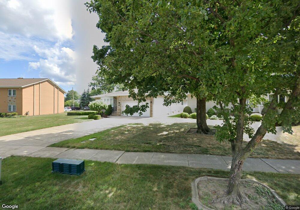 5173 Oak Ridge Dr, Willoughby, OH 44094 - photo 1