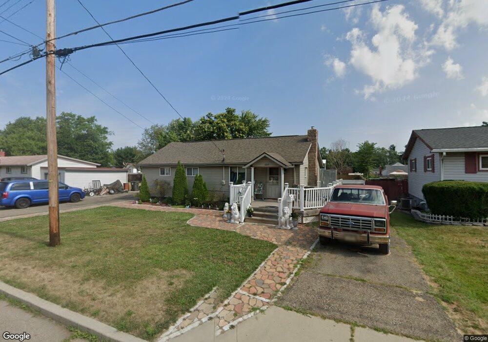 2217 25th St NE, Canton, OH 44705 - photo 1