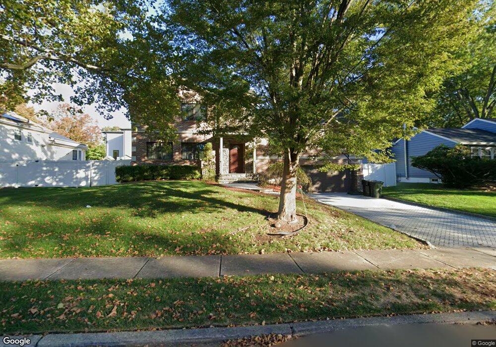 542 Clinton Rd, Paramus, NJ 07652 - photo 1