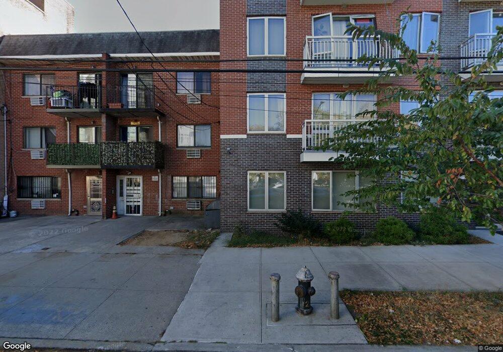 3207 Leavitt St, Flushing, NY 11354 - photo 1