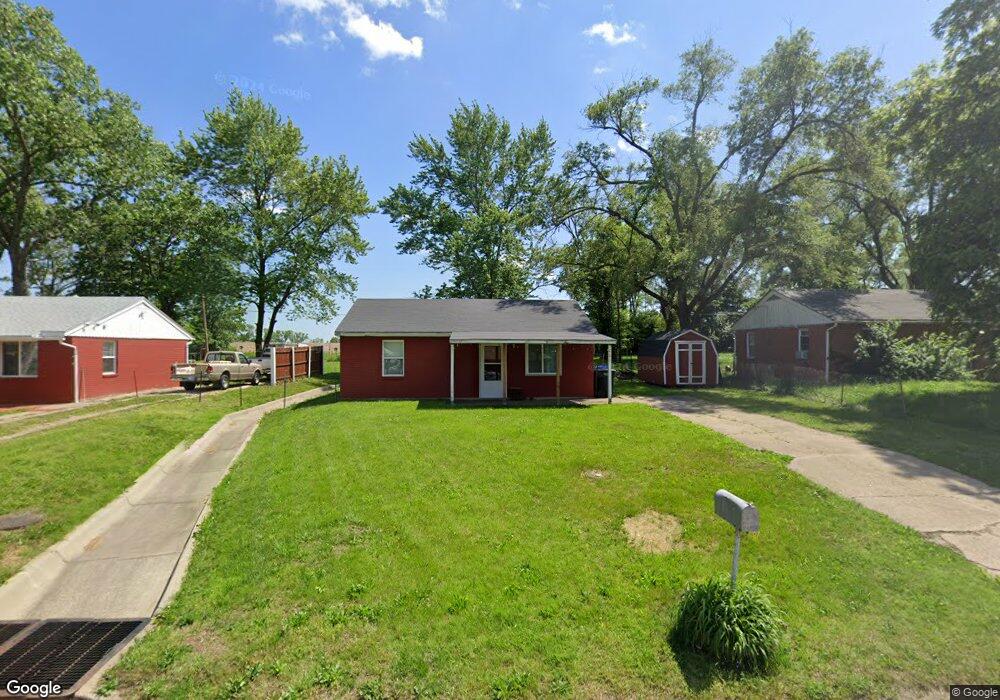 201 SW Sanneman Dr, Topeka, KS 66609 - photo 1