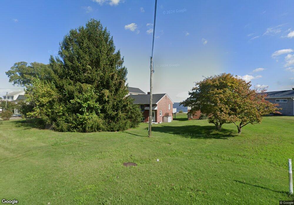 540 Shore Dr, Colonial Beach, VA 22443 - photo 1