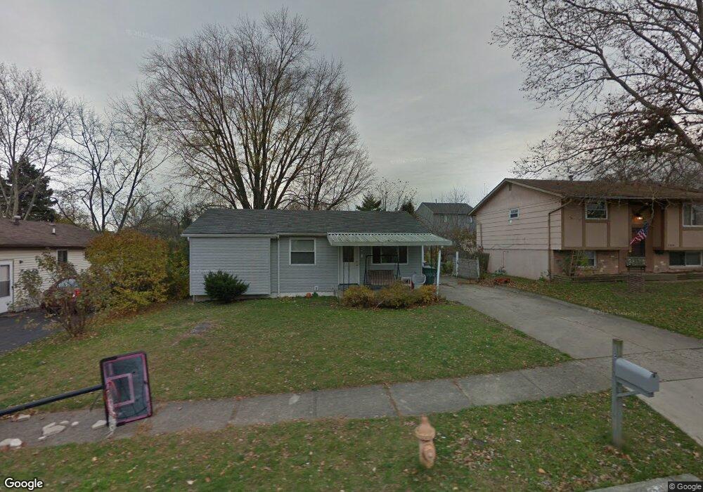 3353 Robin Hill Ct W, Columbus, OH 43223 - photo 1