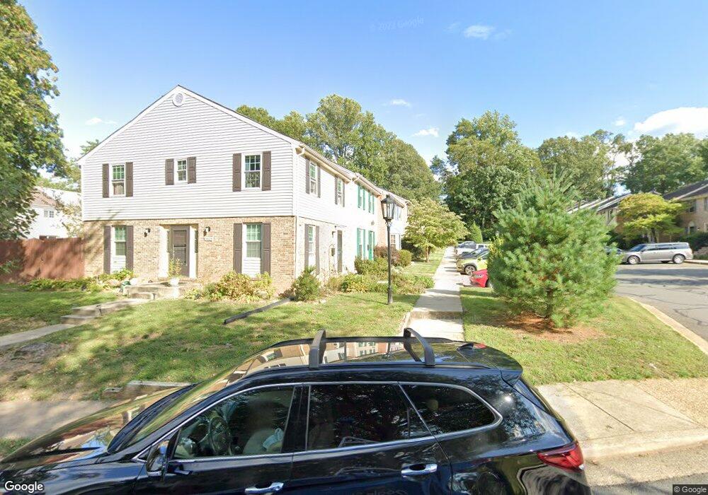 9633 Lindenbrook St, Fairfax, VA 22031 - photo 1