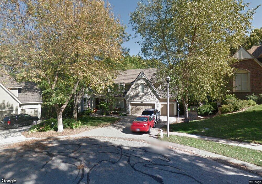 5537 Oakview St, Shawnee, KS 66216 - photo 1