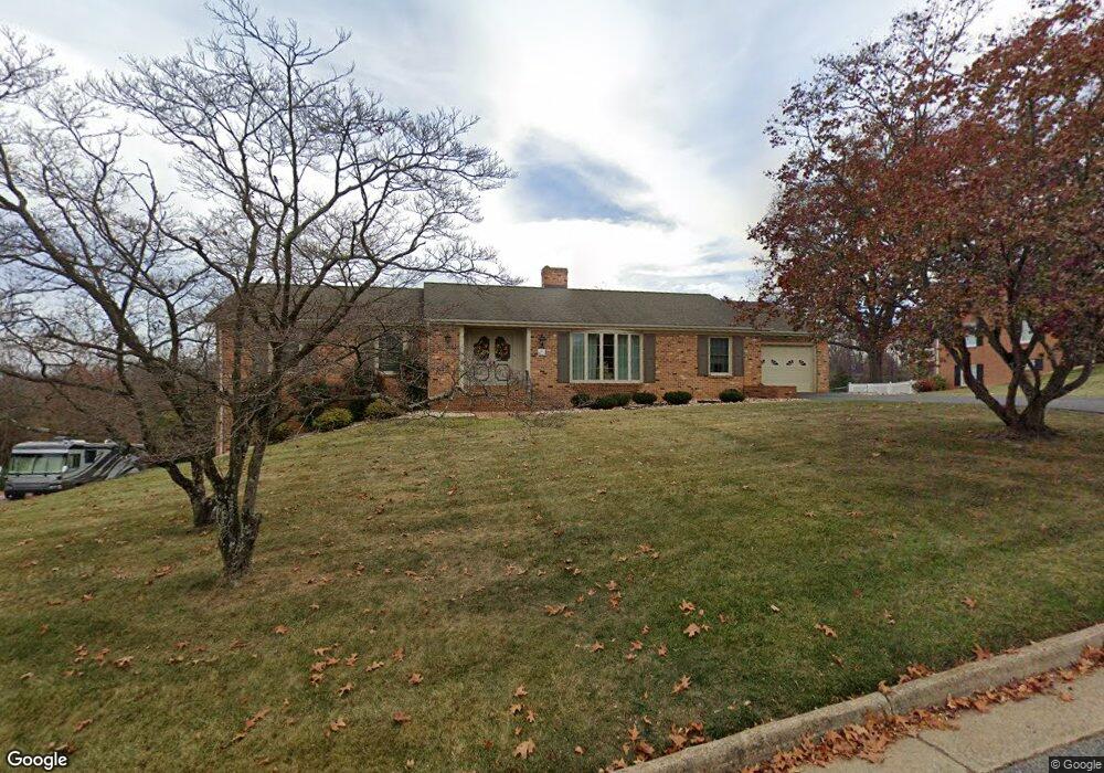 511 Victoria Dr, Staunton, VA 24401 - photo 1