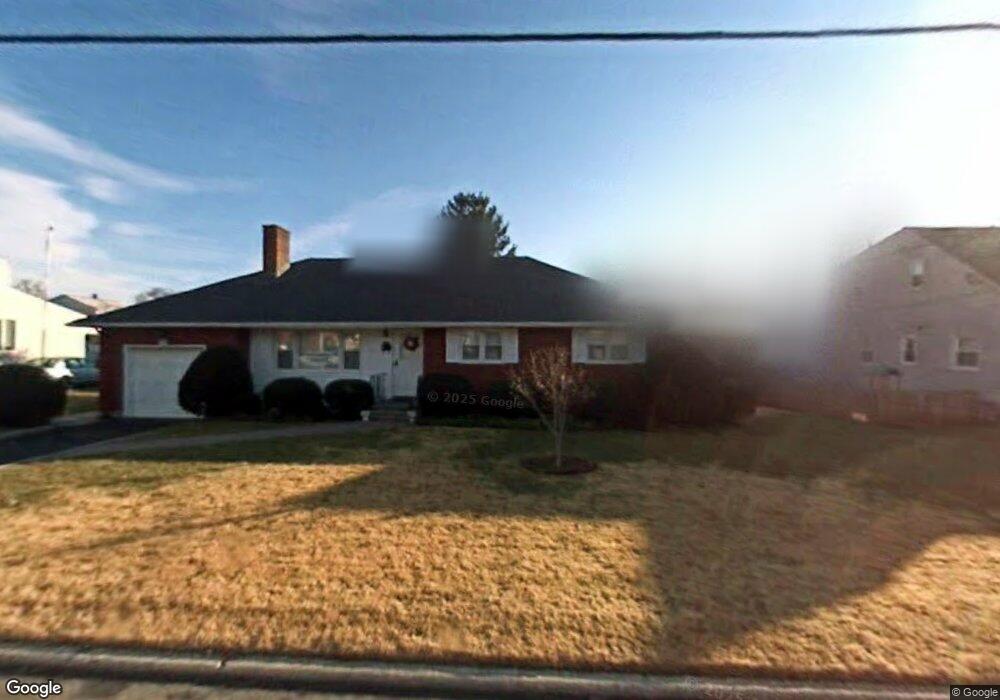 33 Guilfoy St, Glen Cove, NY 11542 - photo 1