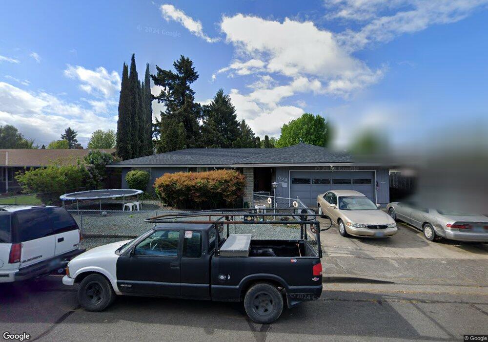 628 Hemlock Ave, Central Point, OR 97502 - photo 1