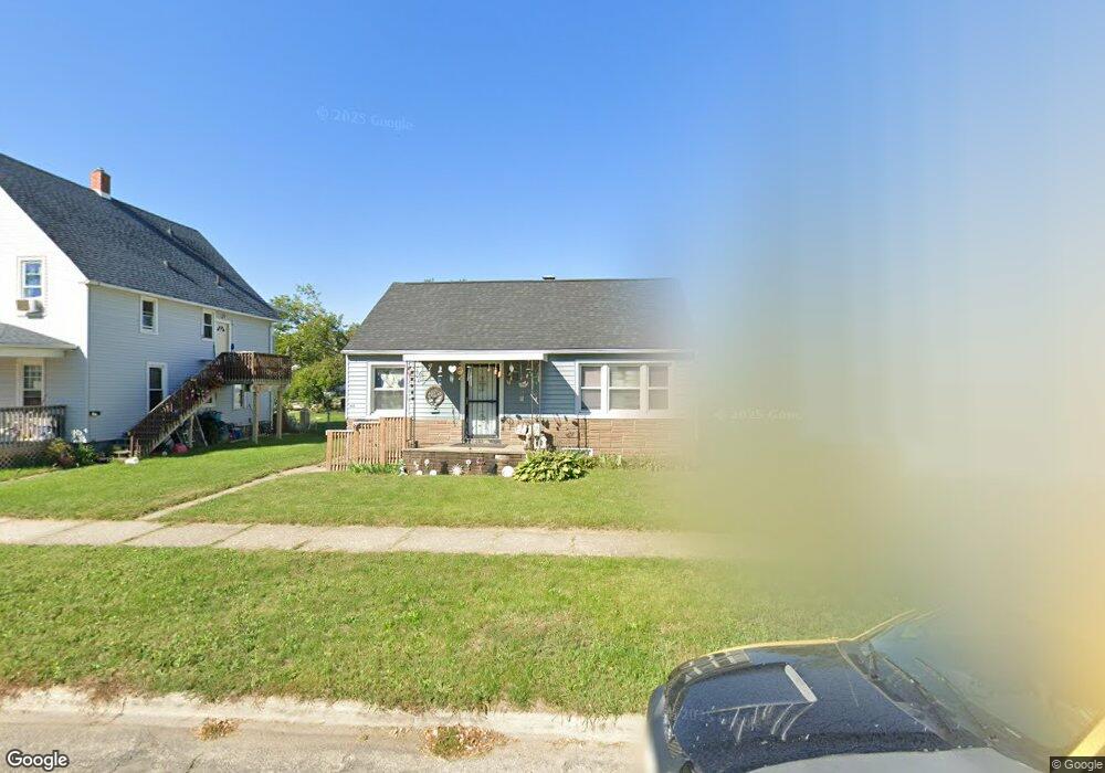 818 7th St SW, Cedar Rapids, IA 52404 - photo 1