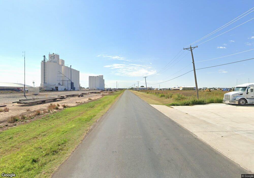 102 Wilson Ave, Dumas, TX 79029 - photo 1