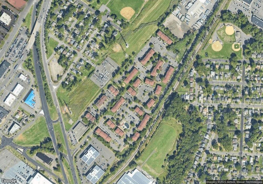 129 Keystone Ct, Woodbridge, NJ 07095 - photo 1