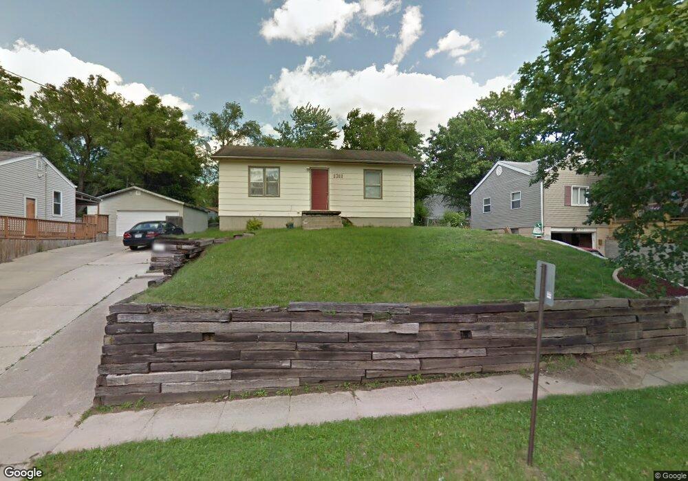 1311 E 33rd Ct, Des Moines, IA 50317 - photo 1