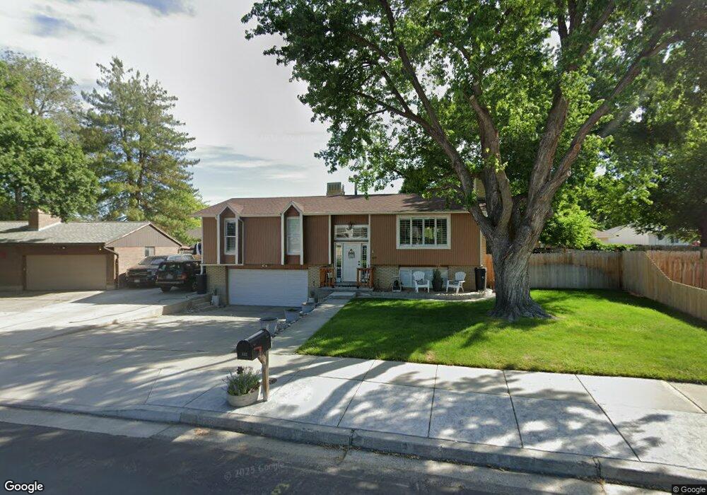 855 Spartan Dr, Sandy, UT 84094 - photo 1