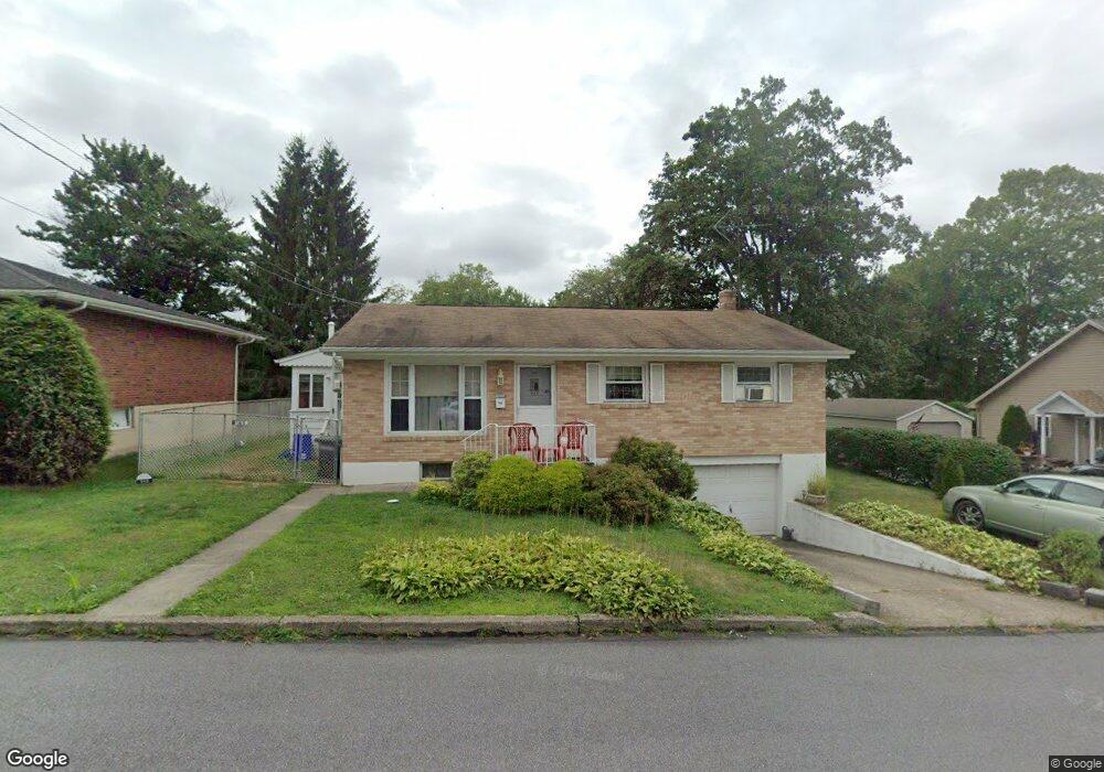 948 Perry Ct, Hazleton, PA 18201 - photo 1