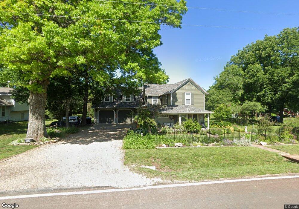 5831 SW Douglas Rd, Topeka, KS 66610 - photo 1