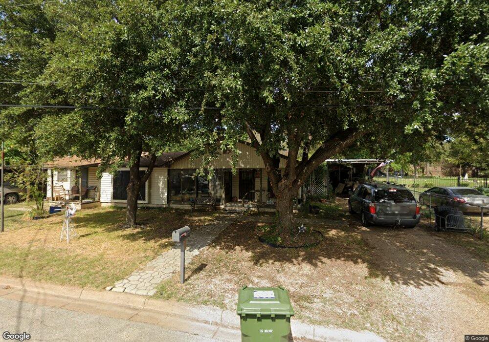 8201 Woods Ln, North Richland Hills, TX 76182 - photo 1