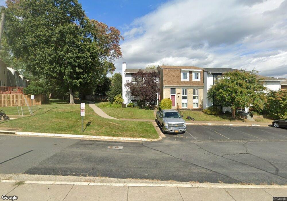 9550 Blake Ln, Fairfax, VA 22031 - photo 1