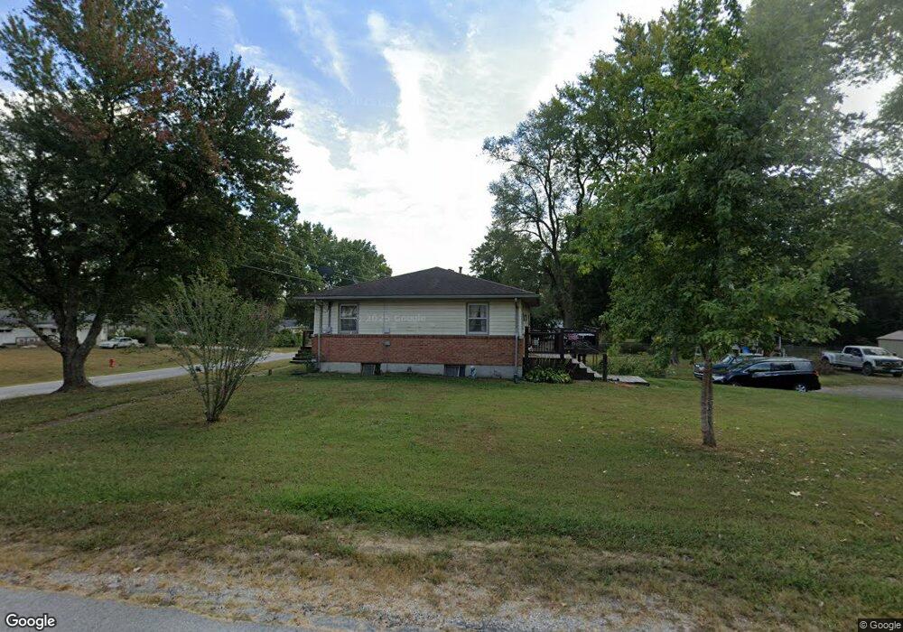 300 S County Line Rd, Windsor, MO 65360 - photo 1