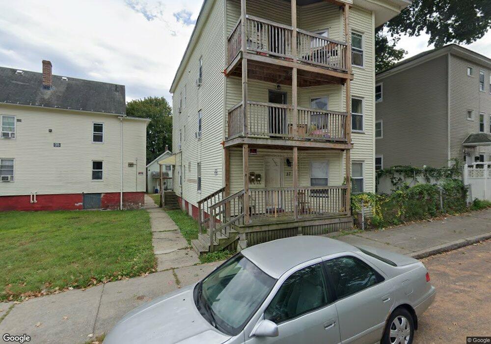 37 Illinois St, Worcester, MA 01610 - photo 1